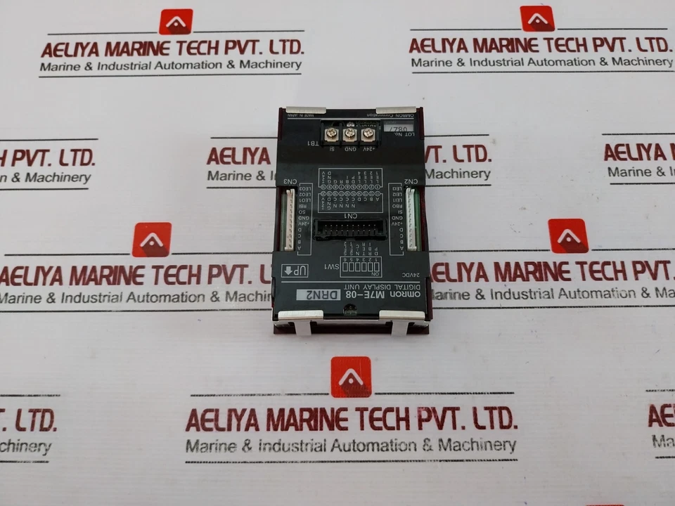 Pantalla digital Omron M7E-08 con función de transmisión en serie de ahorro de cables 24VDC Foto 2 de 4