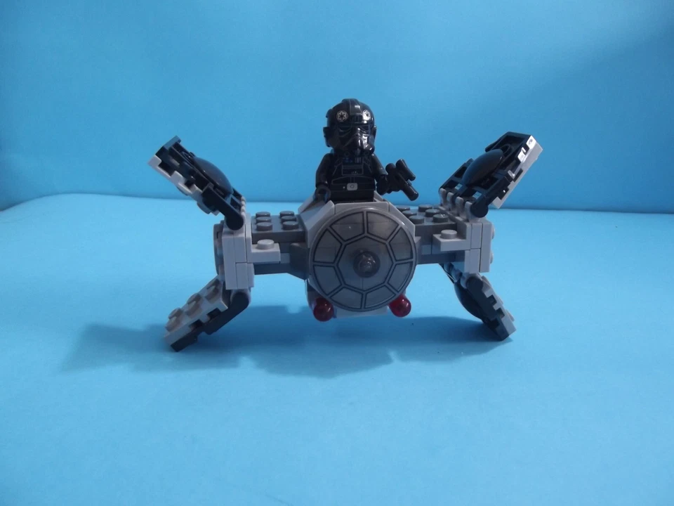 LEGO Star Wars 75128 TIE Advanced Prototype, foto 1 di 4