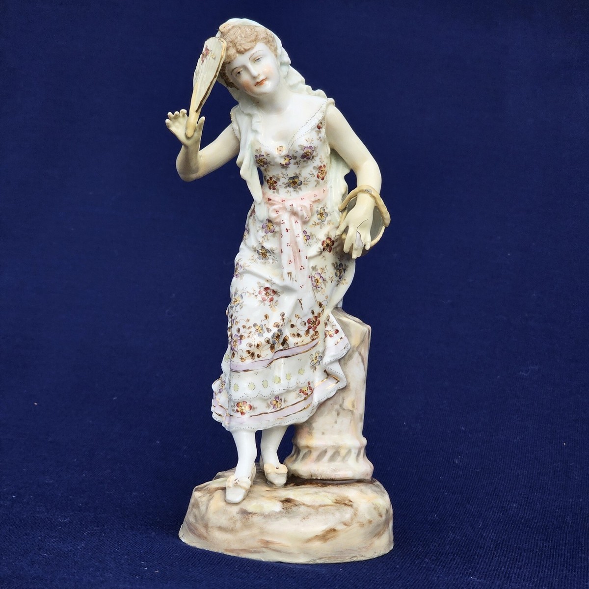 ⭐️美品⭐️ ドイツ　フォルクシュテット窯Volkstedt　陶器置物 ドレスデンvolkstedt(フォルクシュテット)レース人形フィギュ