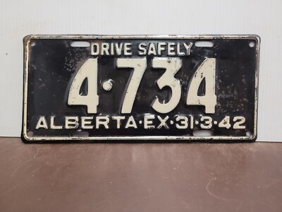 1942 ALBERTA License Plate Tag ORIGINAL CONDITION