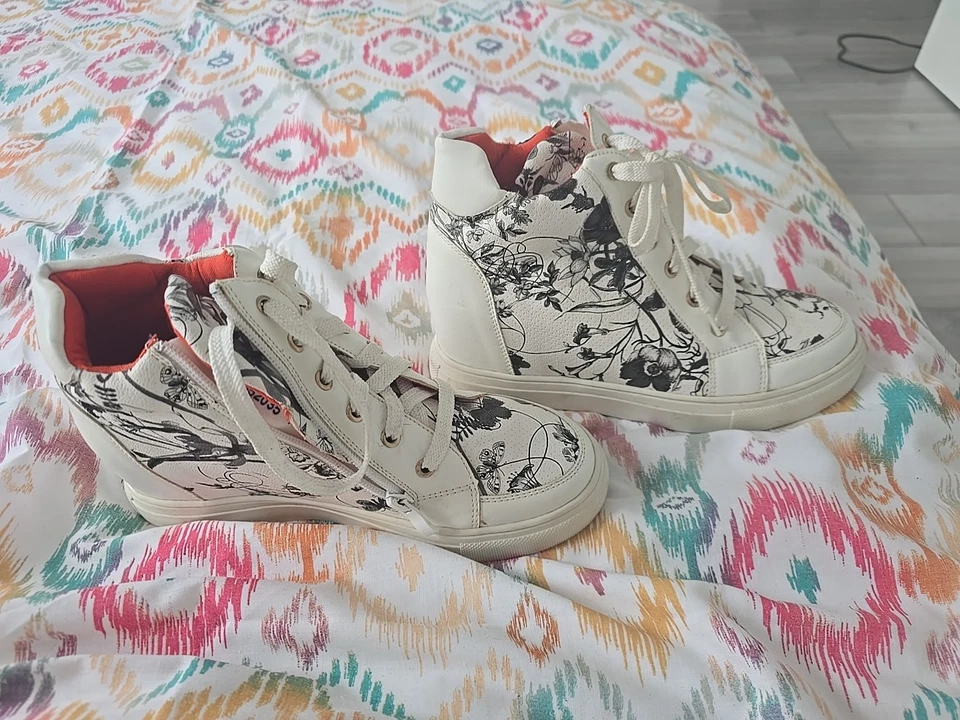 Primark black and white floral white high top trainers size 7 - Image 3 of 4