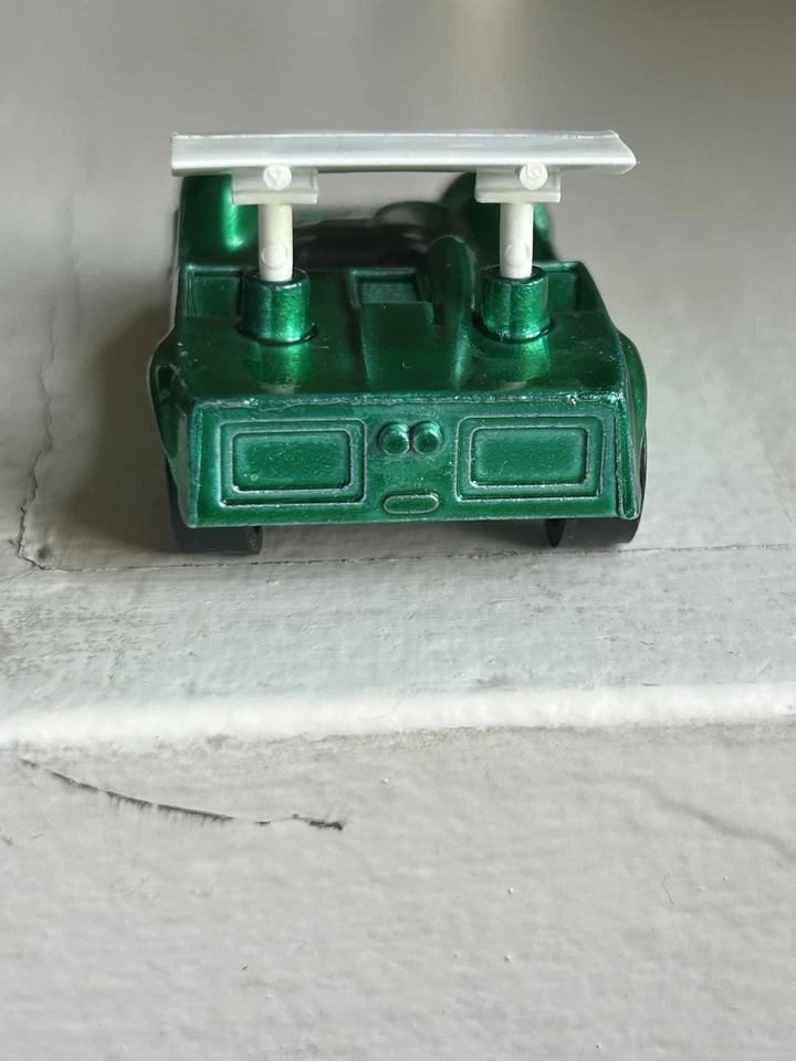 CHAPARRAL 2G, Original Hotwheels Redline! Green, Black Interior. US - Image 3 of 4