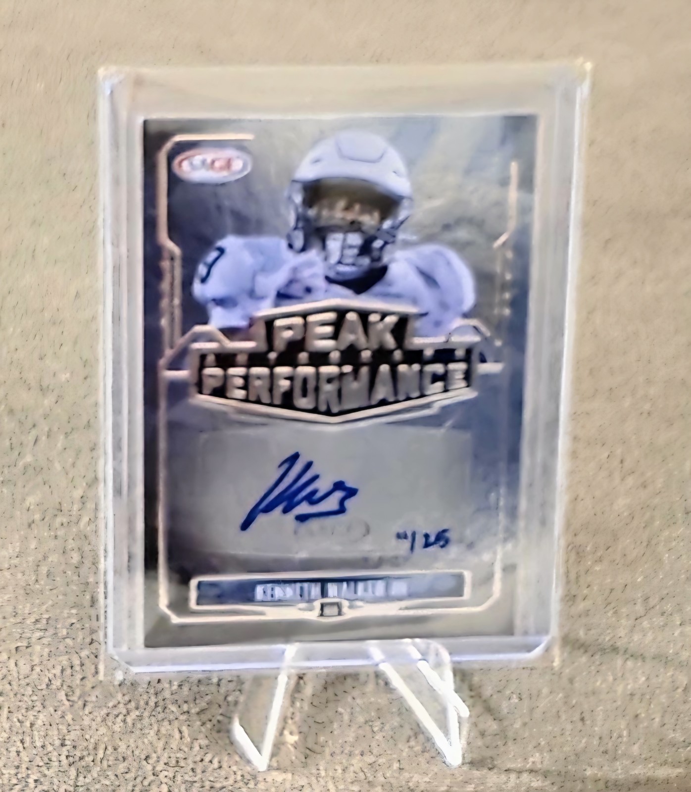 Kenneth Walker III Sage Hit Peak Performance Autographs #PKAKW Base