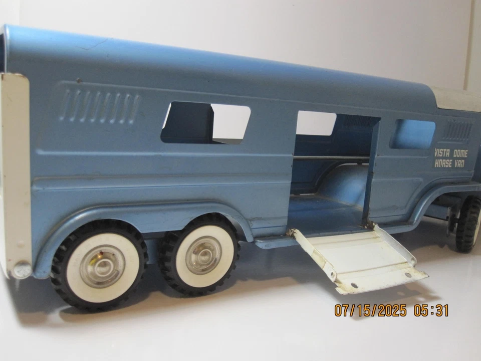 RARE Vintage 1950's/60's Structo Pressed Steel Vista Dome Horse Van Truck C8 - Image 3 of 4