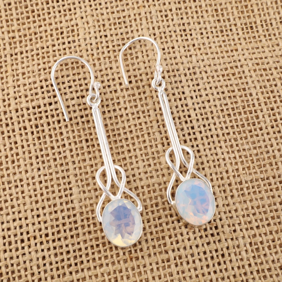Pendientes de joyería hechos a mano de plata de ley 925 con piedras preciosas de ópalo lechoso de 1,76" Foto 3 de 4