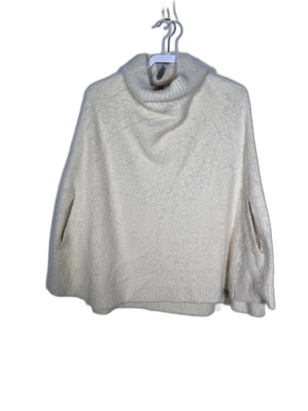 MERSEA WOMENS PULLOVER PONCHO SWEATER CREAM SOFT FUZZY ONE SIZE