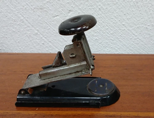 antiker Tacker "Gnom 2"- 30er/40er Jahre - voll funktionsüchtig -B133