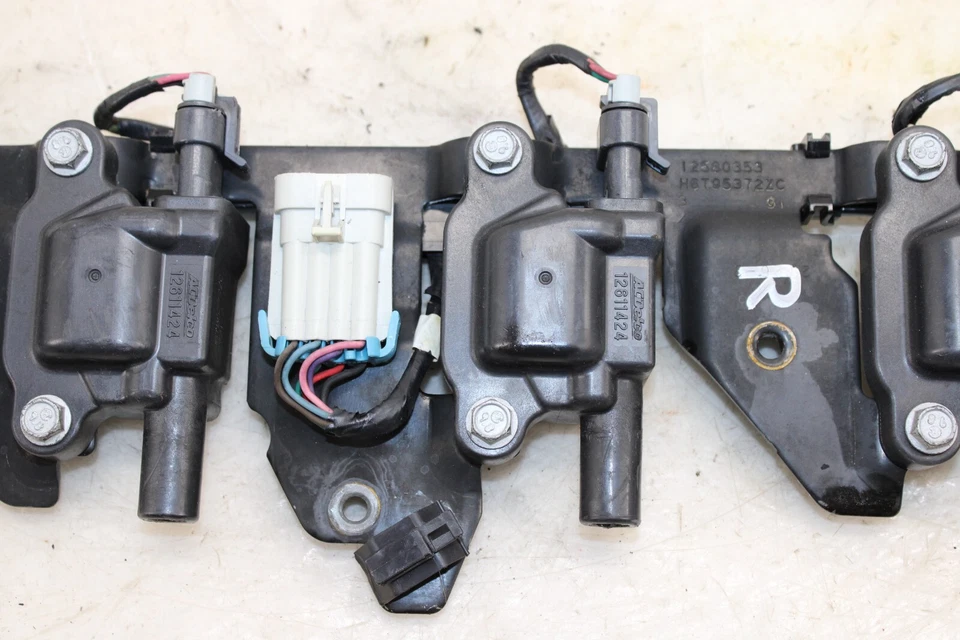 2005-2013 Chevrolet Corvette Right Coil Pack OEM IU52 - Image 3 of 4