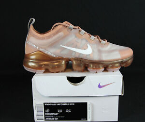 white and rose gold vapormax