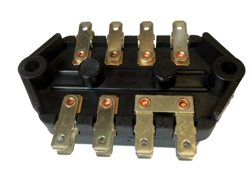 Новая коробка предохранителей для 1970-1980 MGB и 1968-1979 MG Midget с медными контактами предохранителей - Изображение 2 из 2