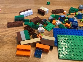 RETIRED LEGO Minecraft: The Farm (21114) with box and manual