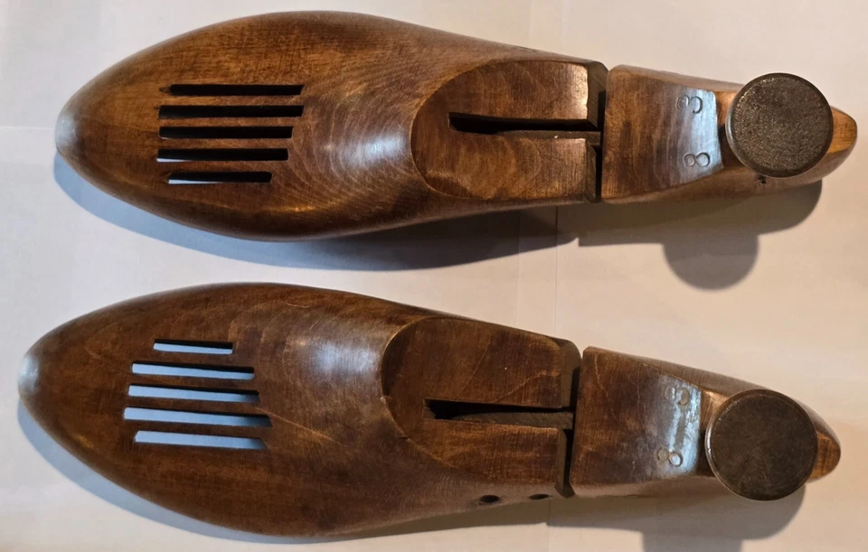 Dois pares de maca de sapato vintage Florsheim madeira maciça tamanho 8 - Imagem 3 de 4