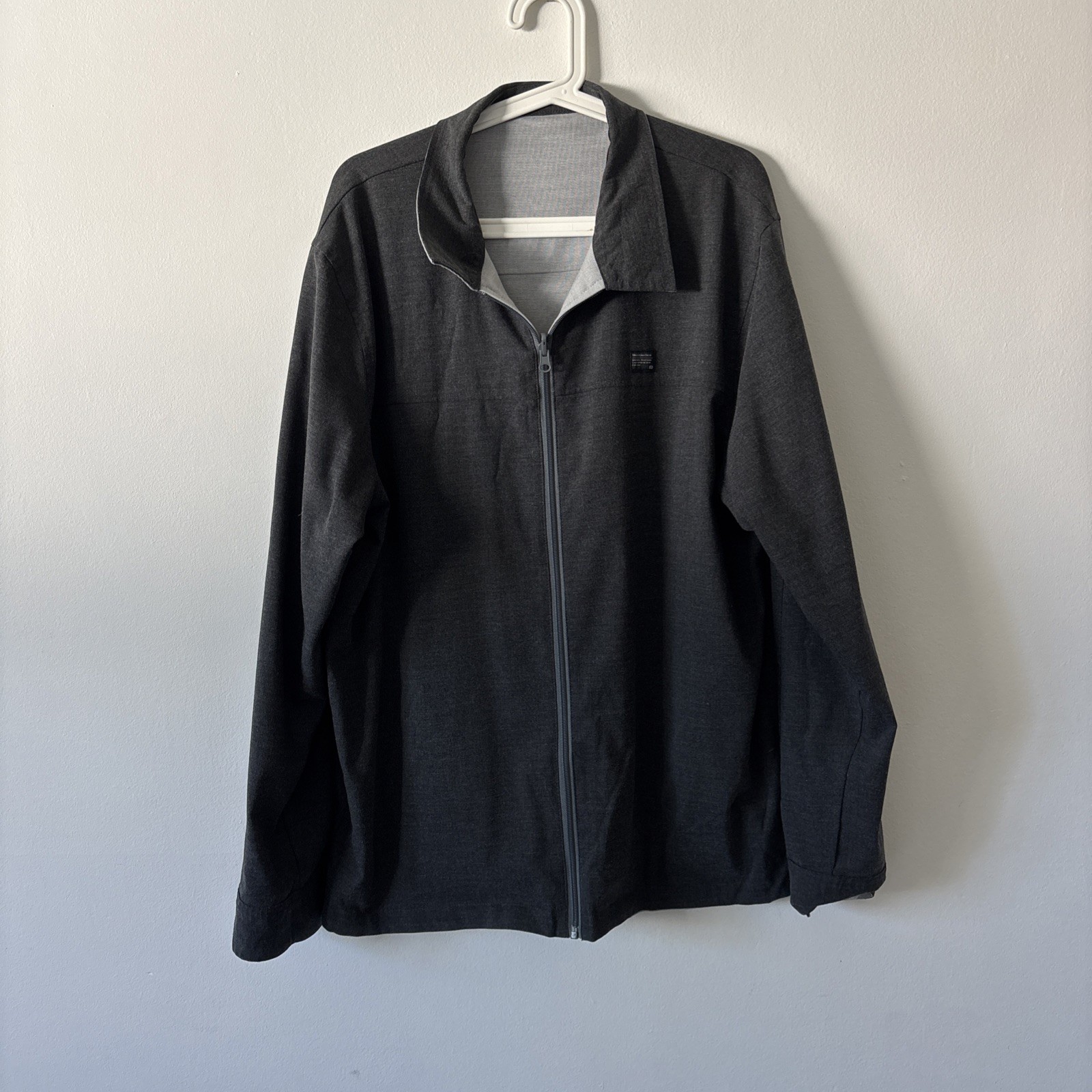 Travis Mathew Performance Reversible Light Weight… - image 7