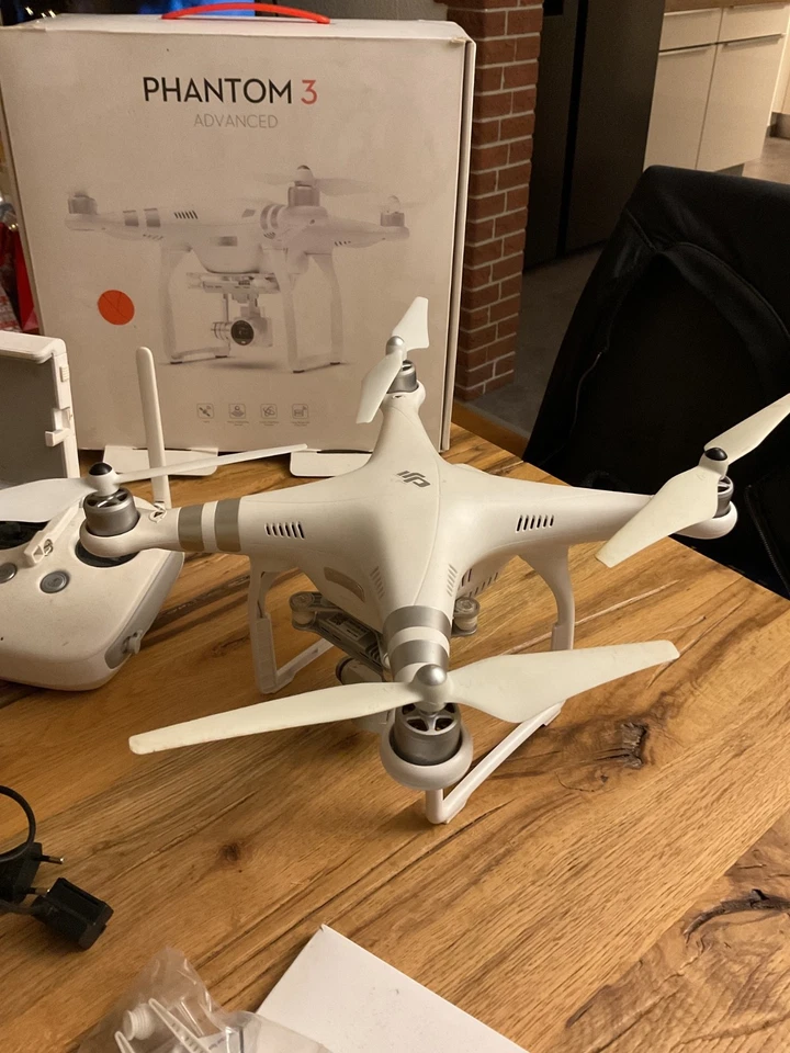 DJI Phantom 3 Advanced  Quadrokopter - Weiß - Bild 2 von 4