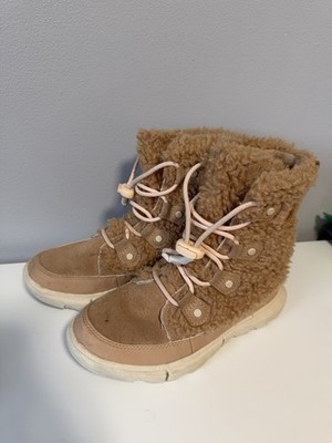 Sorel Girl s Explorer Waterproof Boots Size 2 Cozy Sherpa Teddy Bear
