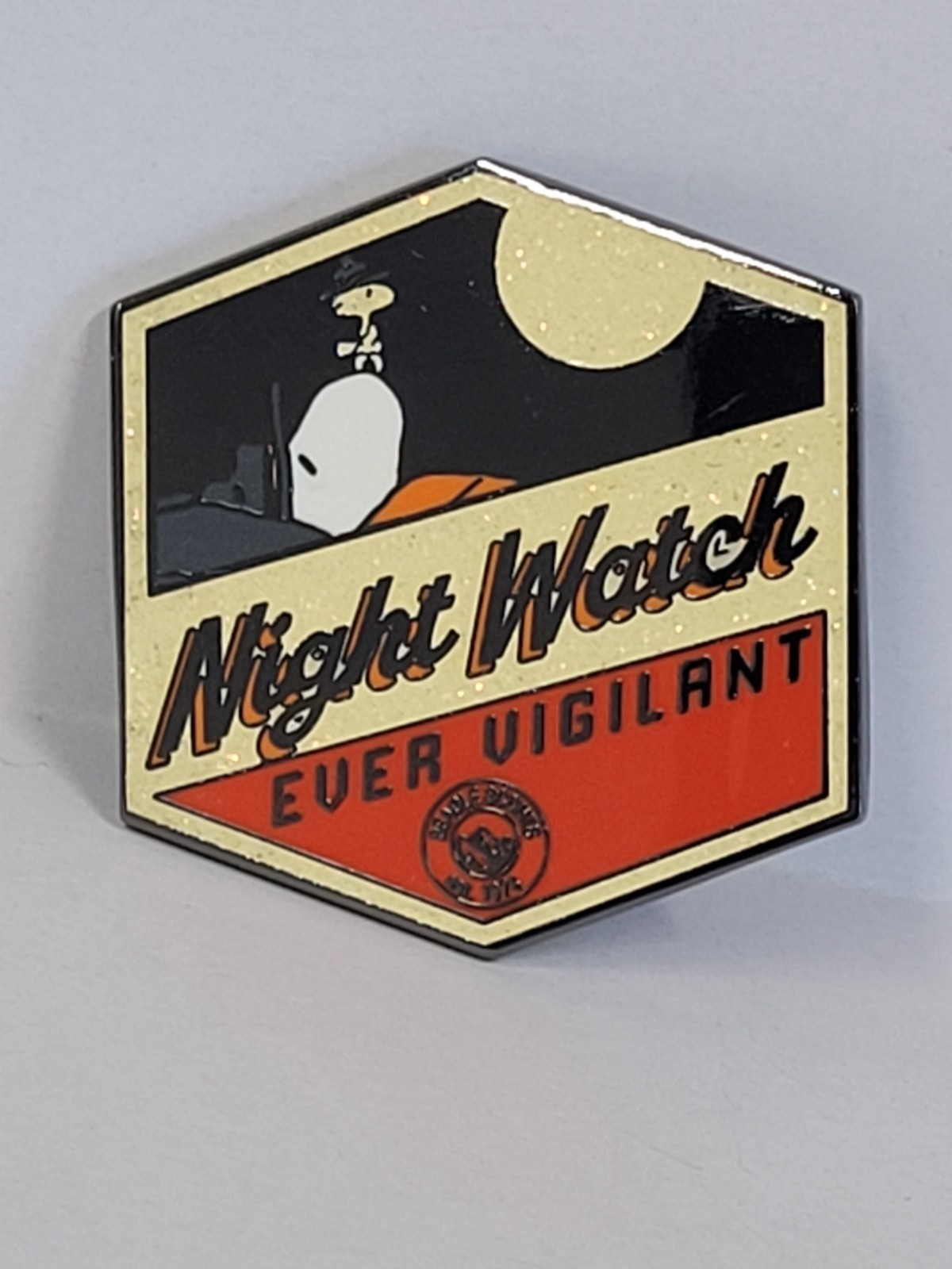 контакты и кнопки Embossed Enamel Lapel