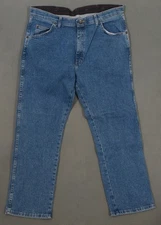 UI05405 **WRANGLER** REGULAR FIT STRAIGHT LEG JEANS 36X30 (msr 36"x30.5")