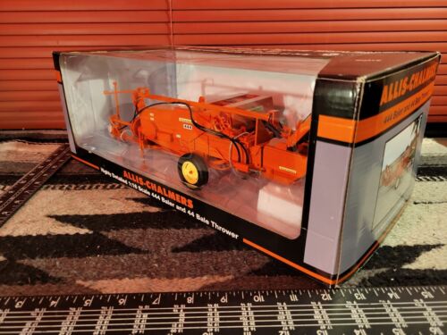 Allis Chalmers 444 Baler w/44 Thrower 1/16 Diecast Implement Replica by SpecCast - Picture 4 of 5