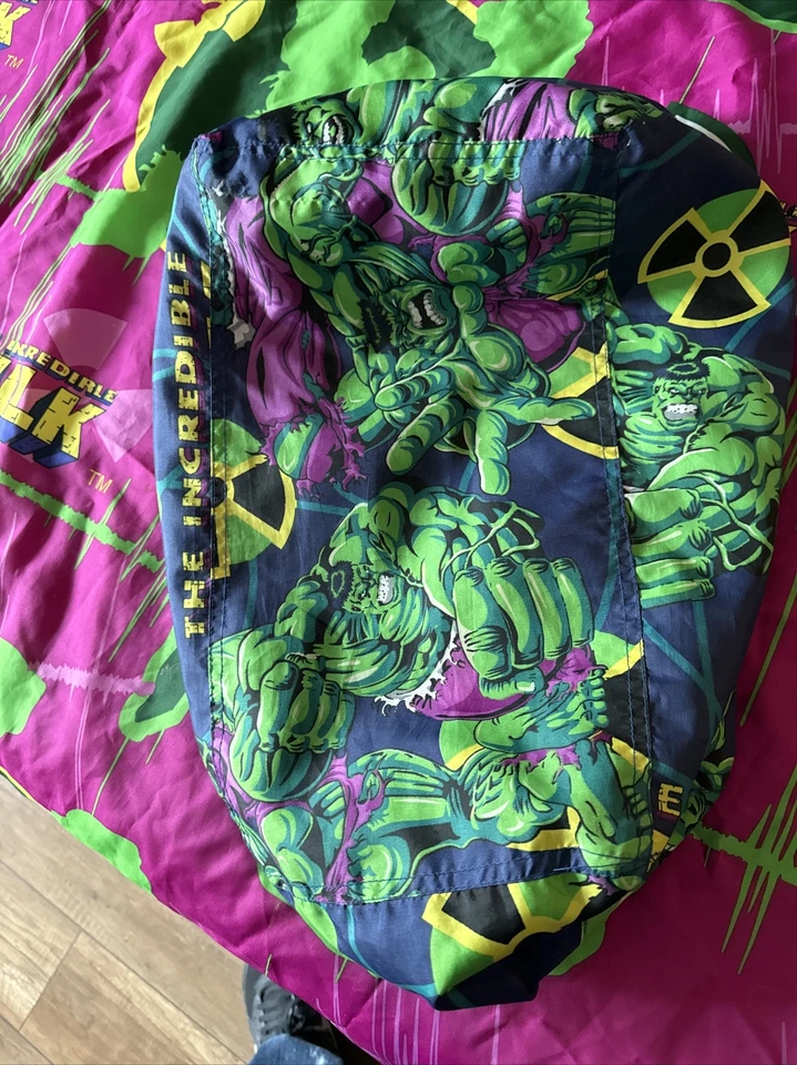 The INCREDIBLE HULK Marvel Sleeping Bag Blanket w/ Duffle Carry Bag Reversible - Image 2 of 4