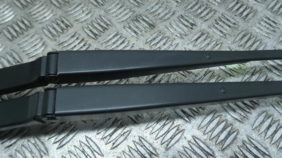 2018 MITSUBISHI MIRAGE 1.2 PETROL MK6 FRONT PAIR OF WIPER ARMS REF10305 - Image 3 of 4