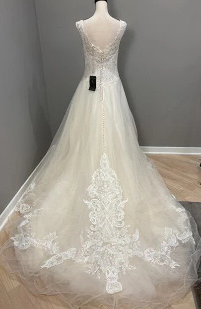 Justin Alexander Sand Nude Lace Portrait Neckline and Tulle Skirt  Size 12 $1599 - Image 2 of 4