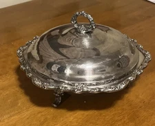 International Silver Covered Casserole Dish 1.5 Quart Pyrex Bowl - Countess 6262