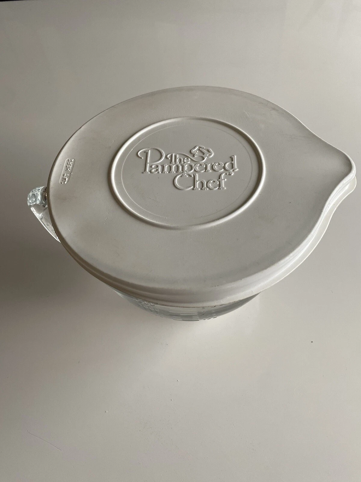 The Pampered Chef 8 Cup 2 Qt Glass Measuring Mixing Batter Bowl