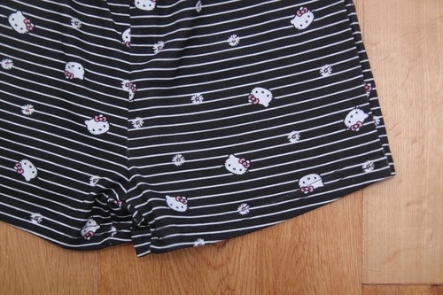 Sanrio Hello Kitty Toddler Girl Romper ~ Black, White & Pink ~ - Picture 3 of 3