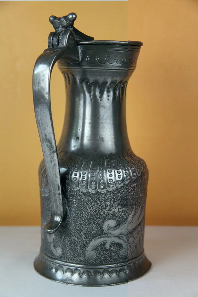 XVIIIe Grand Pichet à vin Étain Sculpté Gravé Signé P Clady FRANCE remanié XIXe - Photo 4/4