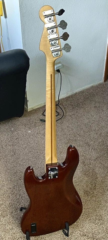 1978 年 Fender 爵士贝斯美国带 TKL 保护壳 — 第 3/4 张图片