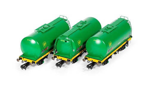 HORNBY R60291 BP TTA 67766, 7 & 8 TRIPLE PACK TANKER GÜTERWAGEN GRÜN - NEU IN OVP