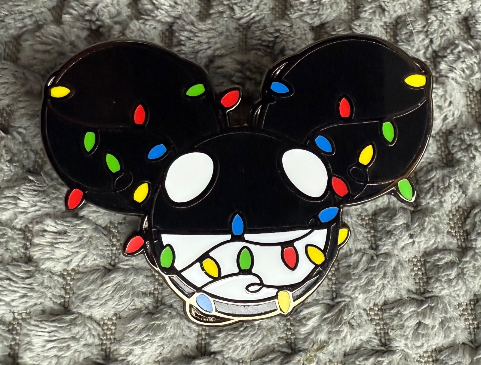 Christmas Holiday Enamel Pin 139/300