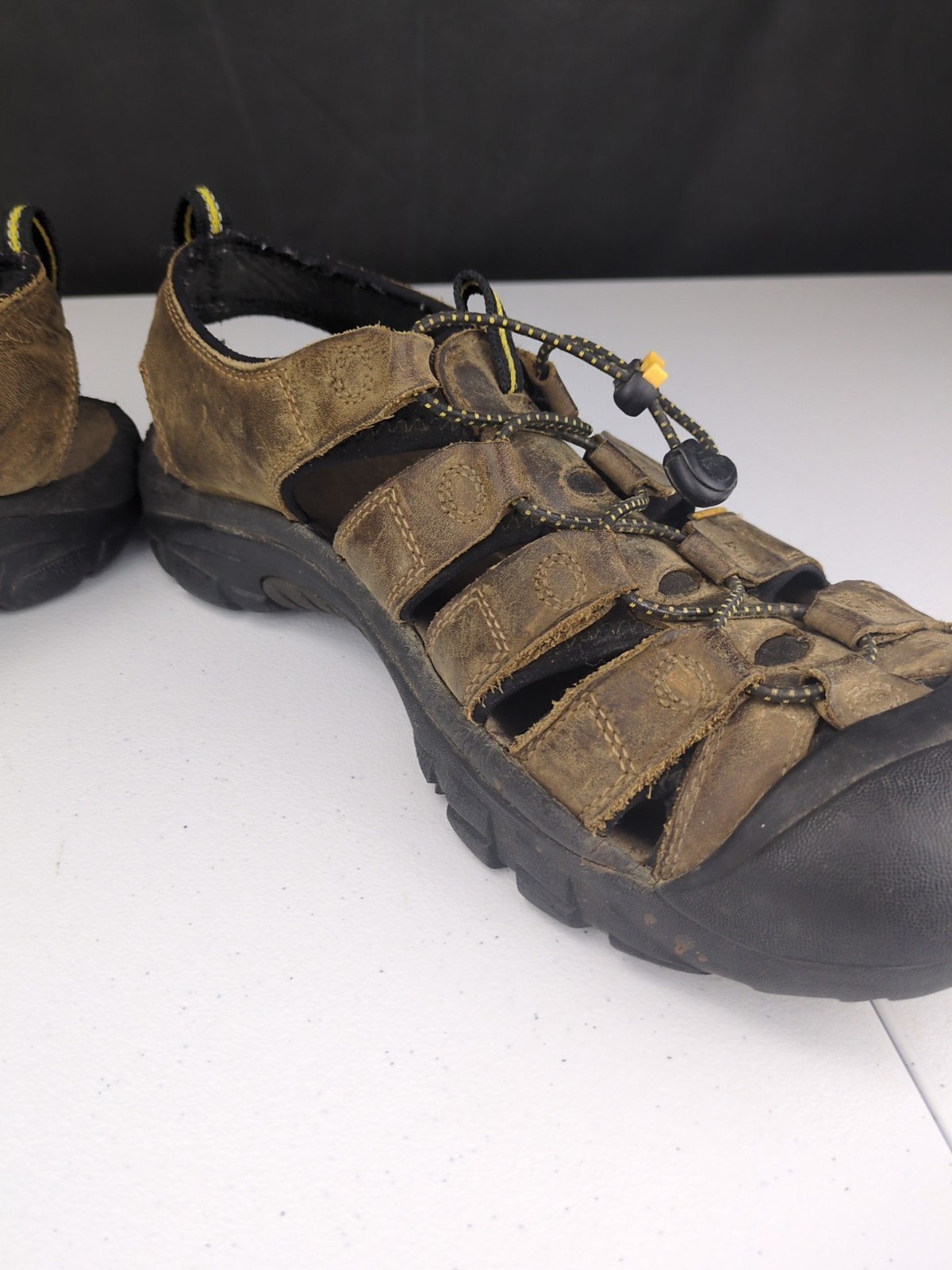 Sandali sportivi da pescatore Keen da uomo NEWPORT in pelle marrone bisonte taglia 12 impermeabili