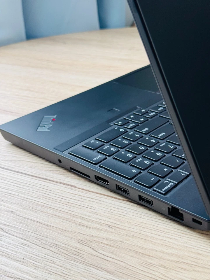 Lenovo ThinkPad T15p Gen 3 | i7-12800H/ 32GB RAM | 1TB SSD | RTX 3050 4GB/15.6" - Image 4 of 4