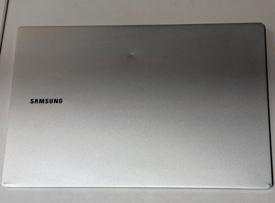 SAMSUNG Book2 PRO 13'' Core i7-NVIDIA 8GB RAM 512GB SSD  WIN 11-930XED