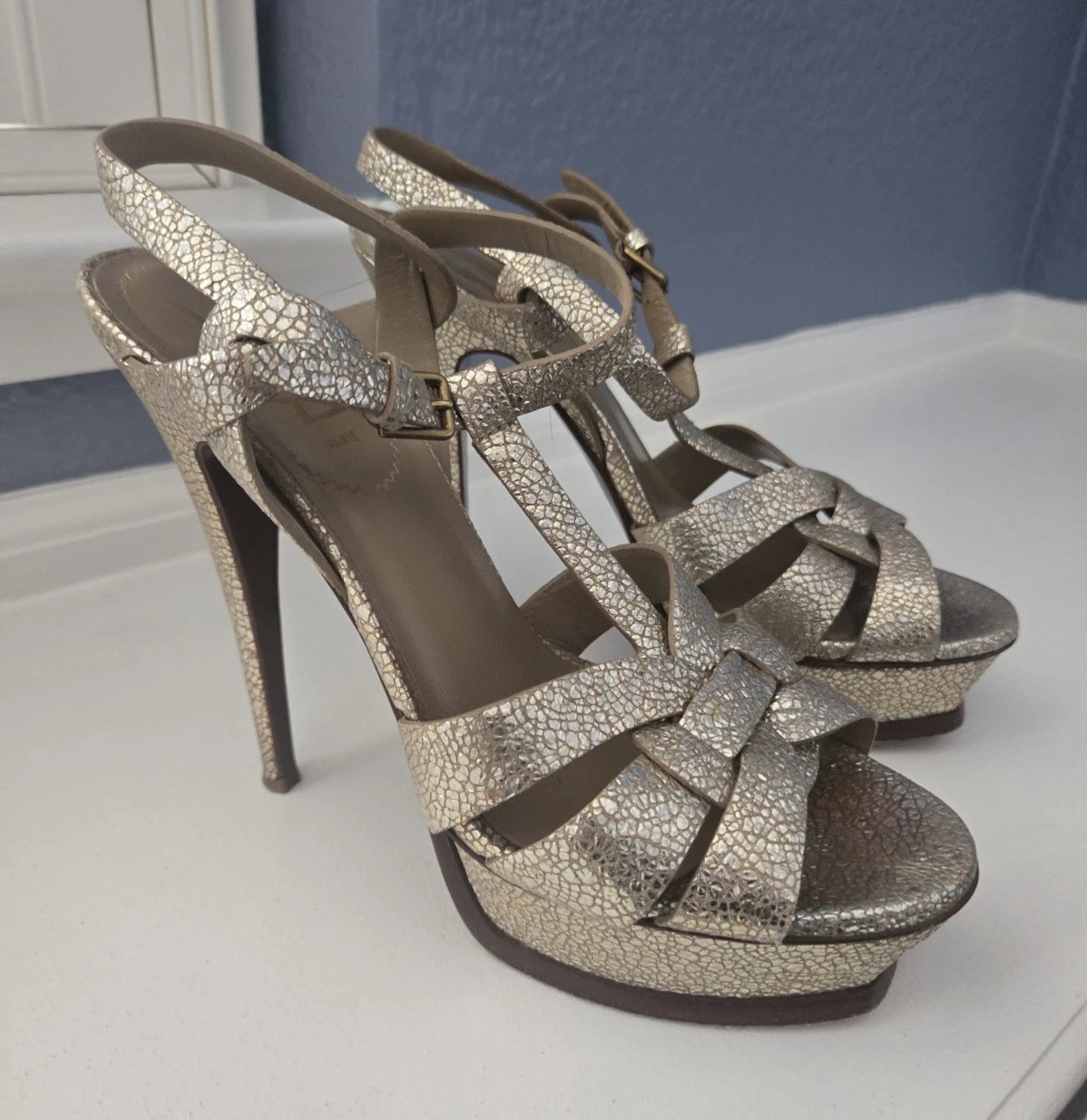 Sandali YSL Yves Saint Laurent omaggio plateau tacco oro