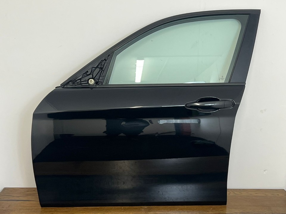 BMW 1 SERIES 2013 DOOR FRONT NEAR SIDE N/S/F - 475 Black Saphire Metallic