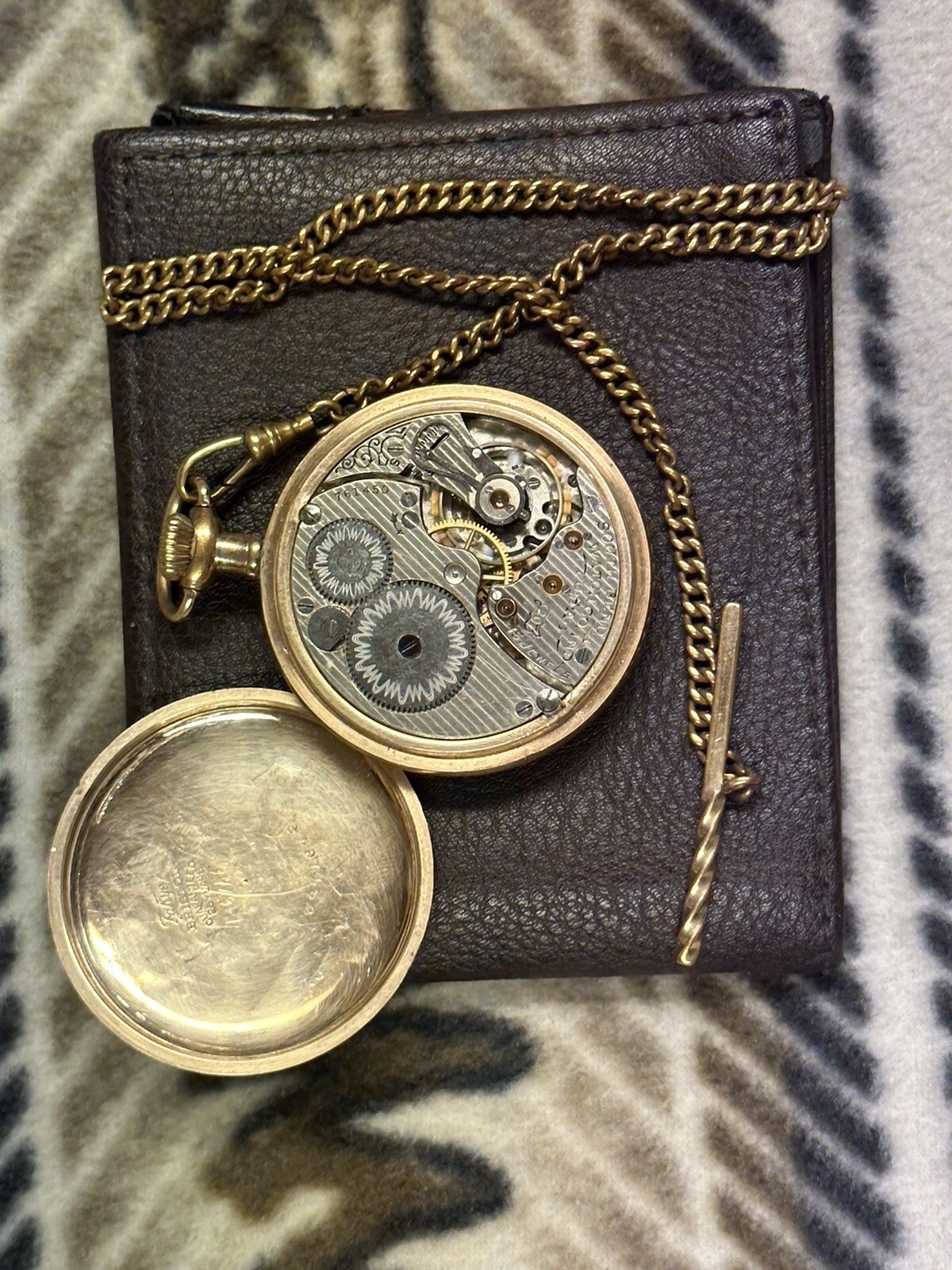 South Bend 16 Size Grade 207 15 Jewel Pocket Watch in South Bend Case
