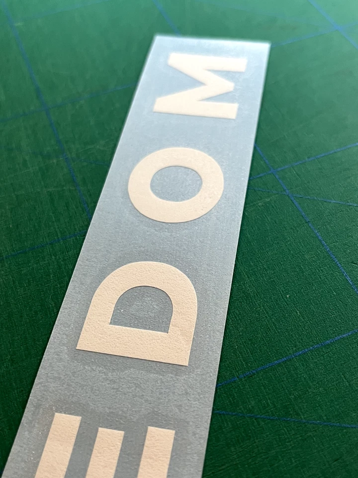 Calcomanía FREEDOM Vinilo Transferencia Pegatina Troquelada Ventana Coche Laptop Charlie Kirk Foto 4 de 4