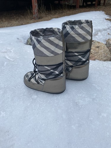 Burberry Damen Gunmetal Plaid Moon Boots 38-40 Größe 8-9 - Bild 2 von 14