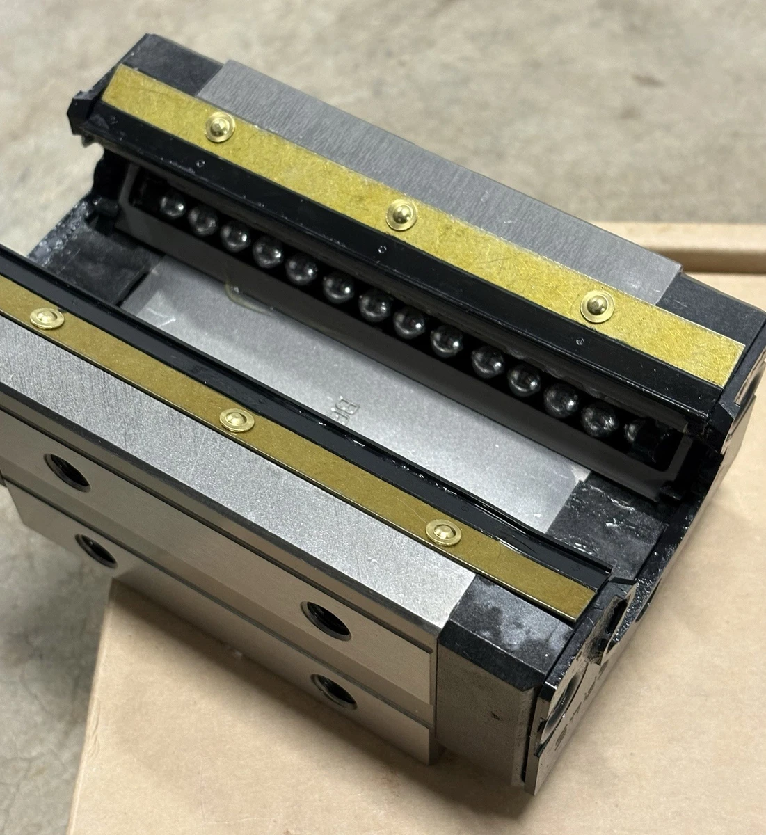 THK Linear Guide HSR45YR1SS(GK) photo 3