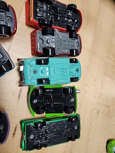 Disney Pixar CARS Mixed Lot of 8 Different Sizes & Materials Mini Racers - Picture 6 of 8