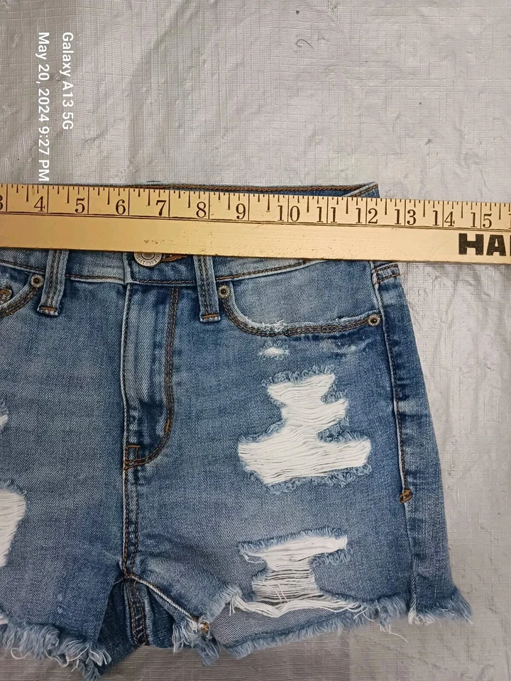 Damas Daisy Dukes Cortados Vaqueros Pantalones Cortos Mudd FLX W24 RIS 9" Foto 3 de 4