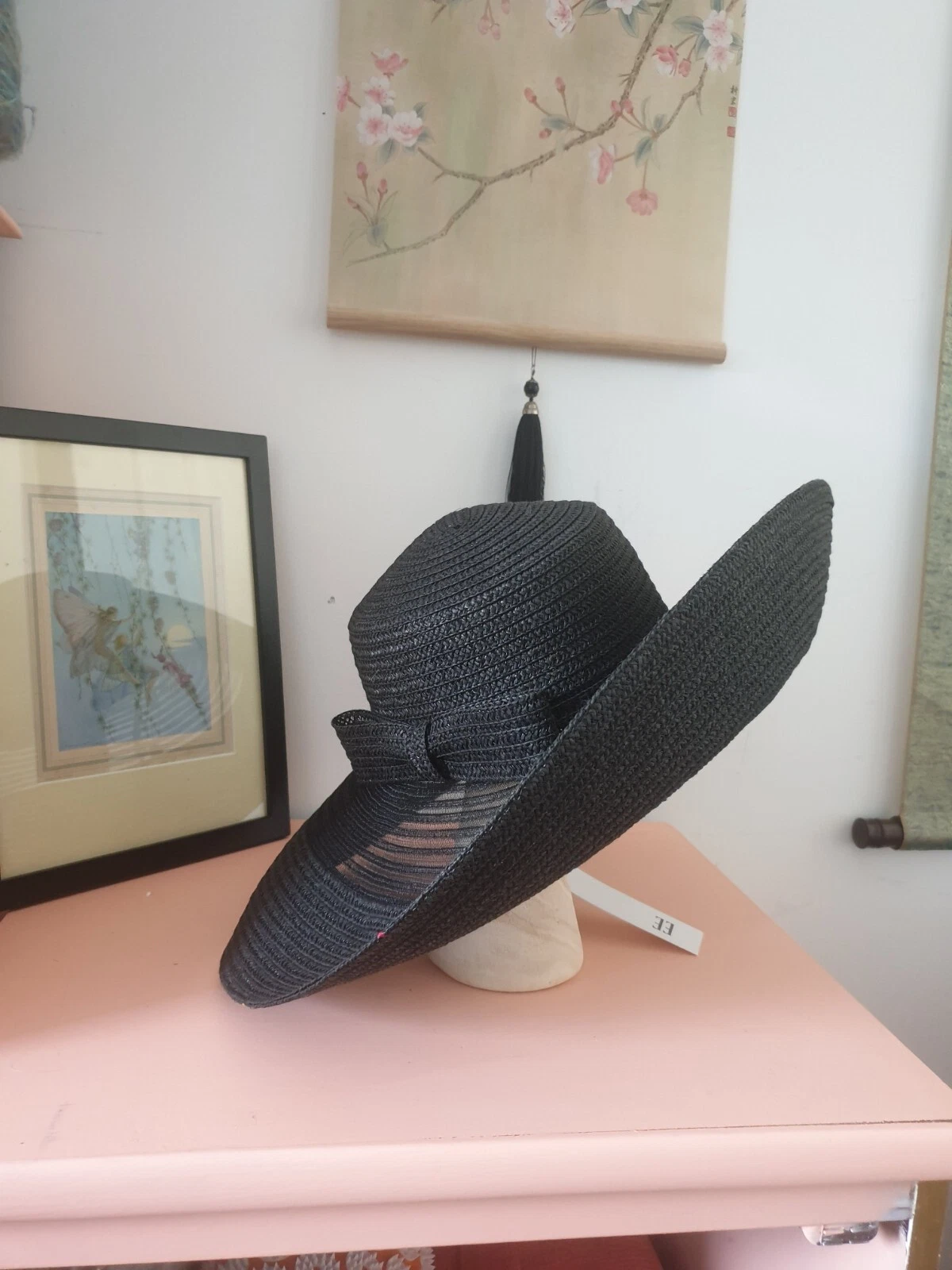 Black Large Elegant hat BNWT Crin