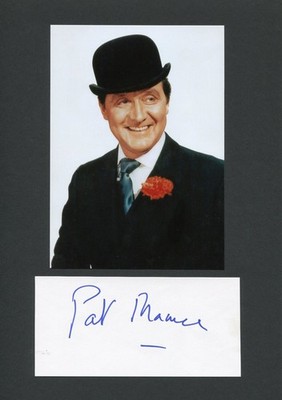 Patrik Mcnee+ -  seltenes original Autogramm - ''MIT SCHIRM CHARME UND MELONE''