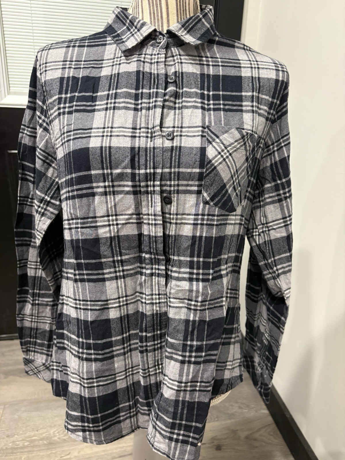 Pendleton Black And Gray Button Down Size Medium - image 1