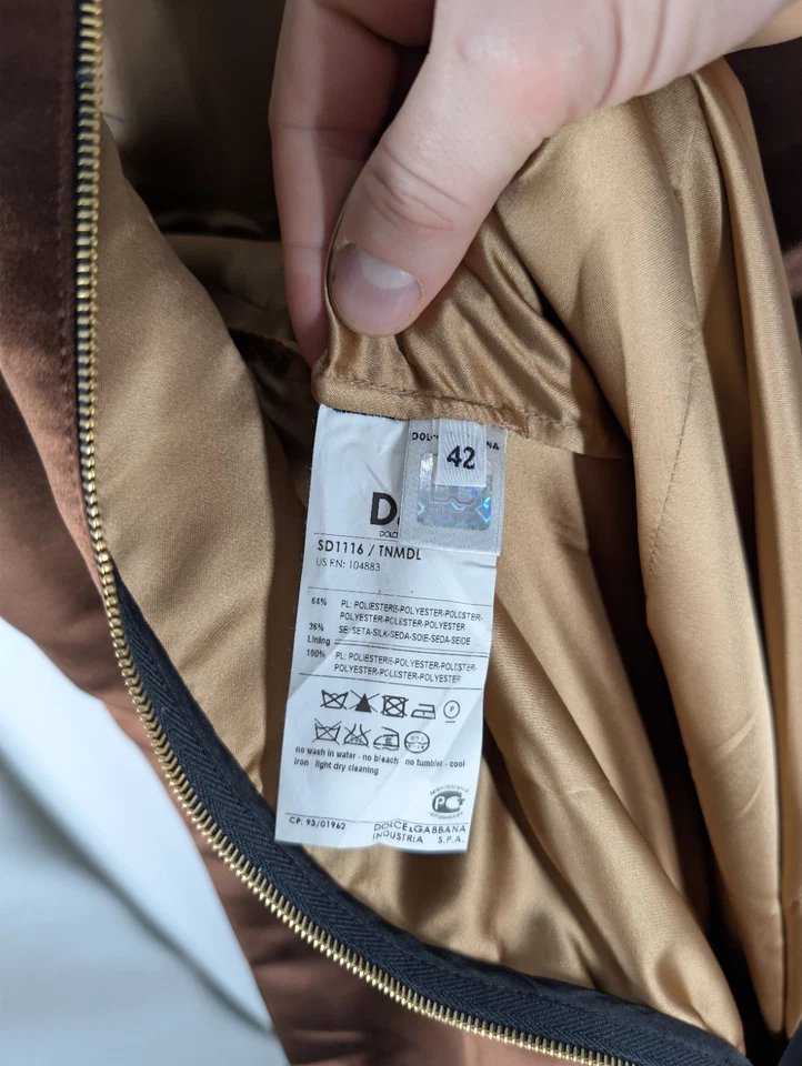 Vestido Vaina Vintage D&G Dolce & Gabbana Satinado Y2K Marrón Bronce Acanalado Cremallera Años 90 Foto 2 de 4