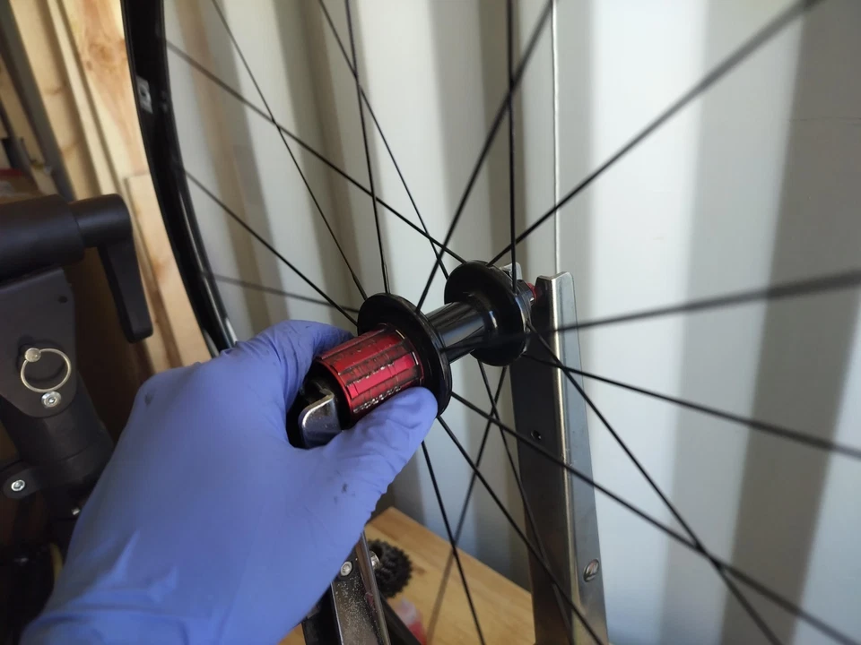 Rueda trasera para bicicleta de carretera Zipp 101  Foto 3 de 3