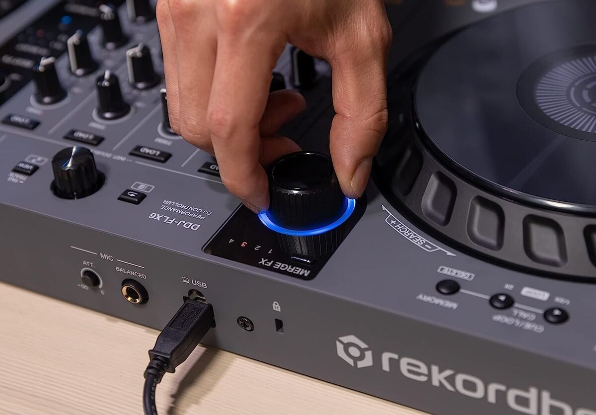 Pioneer DDJ-FLX6 Double Deck Controller - Black Japanese Pioneer DDJ-FLX6 Double Deck Controller - Black Japanese