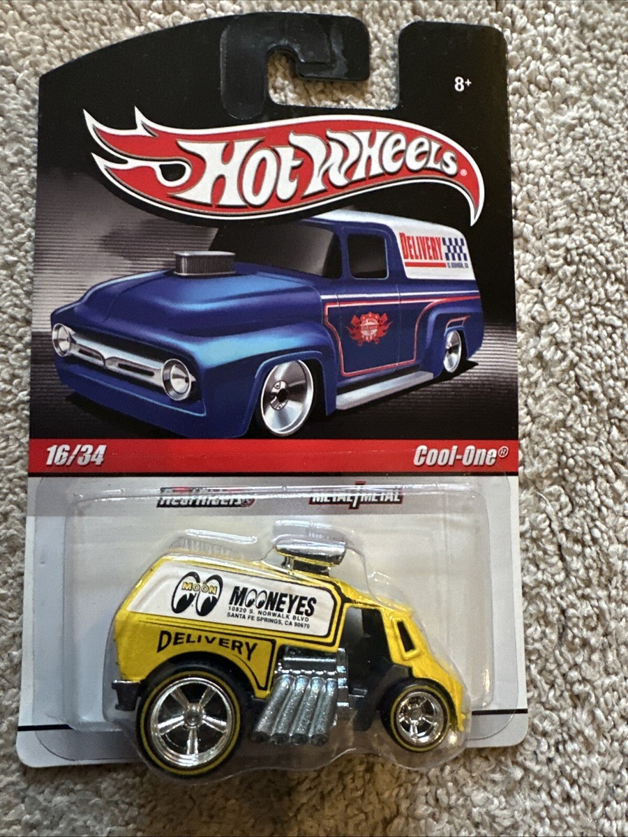 HOT WHEELS 2009 DELIVERY “Cool One” MOONEYES YELLOW REAL RIDERS
